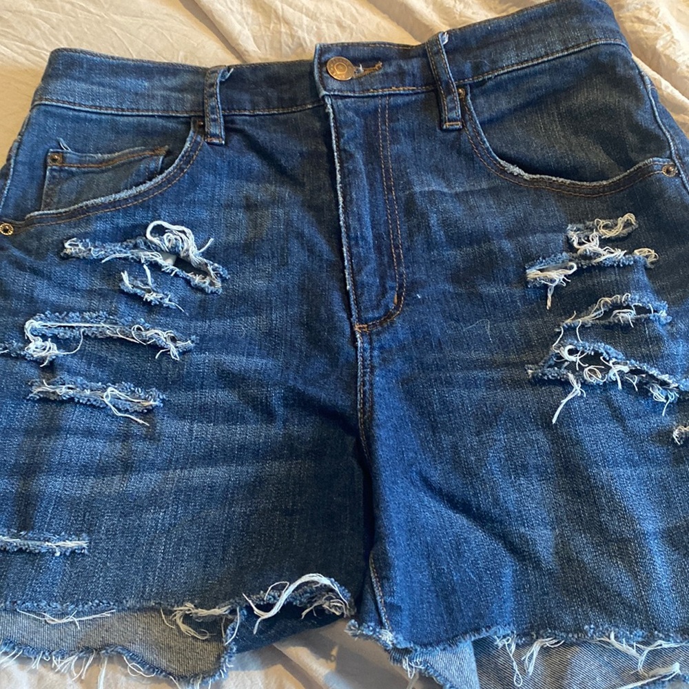 🔥High Waisted Garage Distressed Denim Shorts🔥